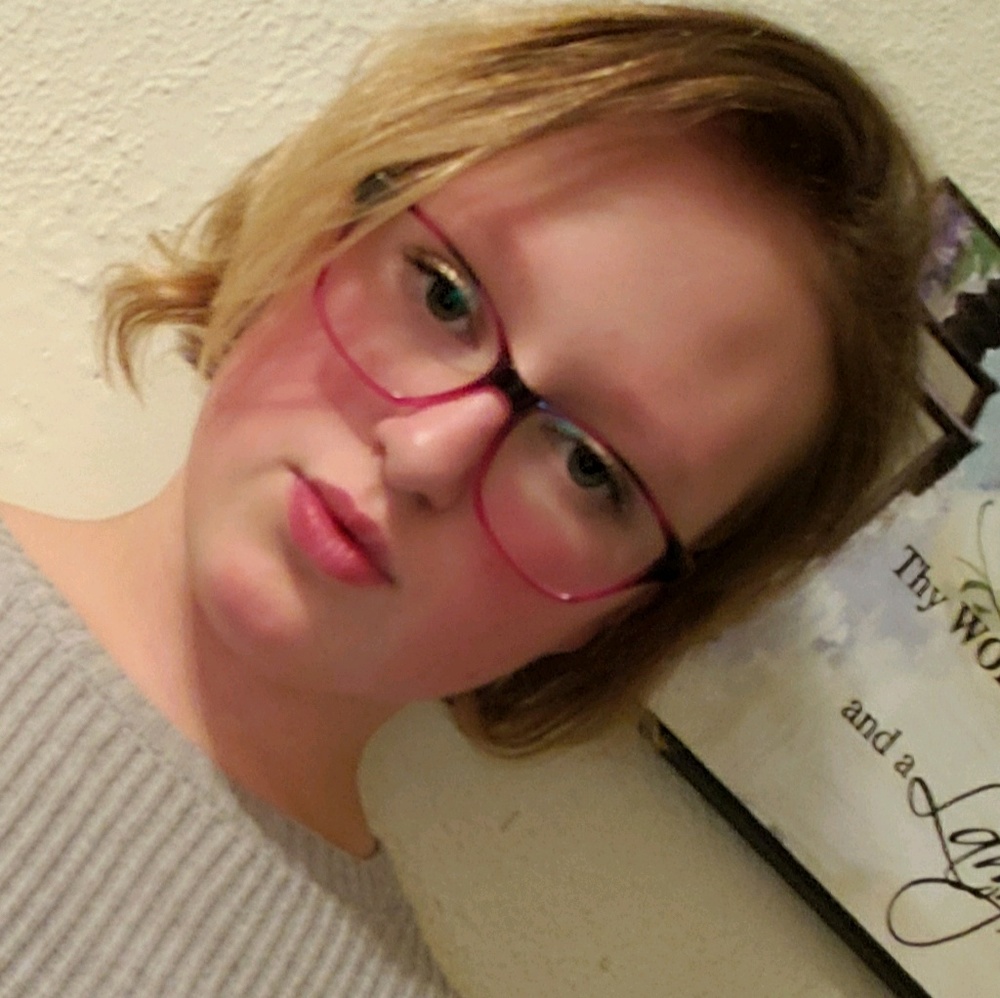 Meet your Posher, Lena